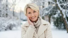 Oamenii care arată mult mai tineri decât vârsta lor evită aceste 6 obiceiuri