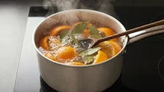 Infuzie de casă din foi de dafin și coajă de portocală: de ce este recomandată și la ce se folosește