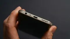 Cum să cureți corect portul de încărcare al smartphone-ului și să remediezi o problemă frecventă de încărcare